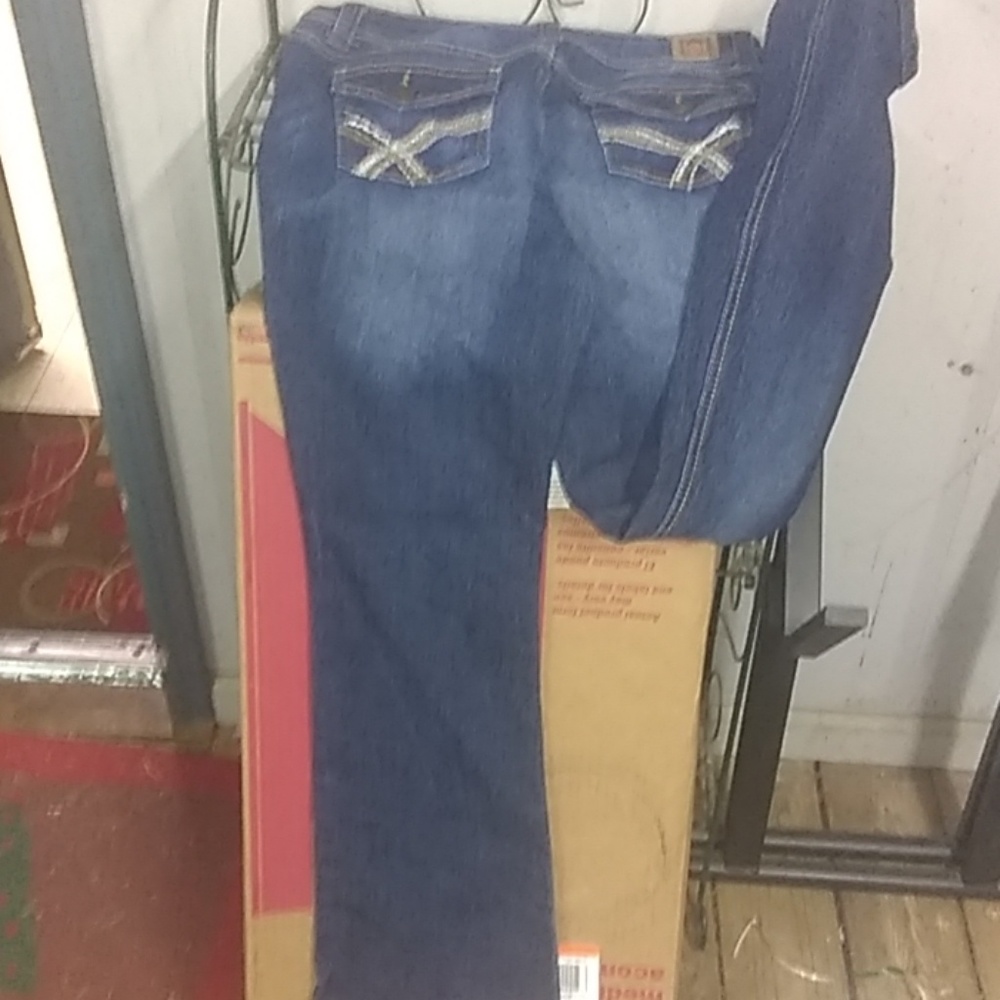 🦉🔛♀️~Lei~👖🎉(like-new)👌